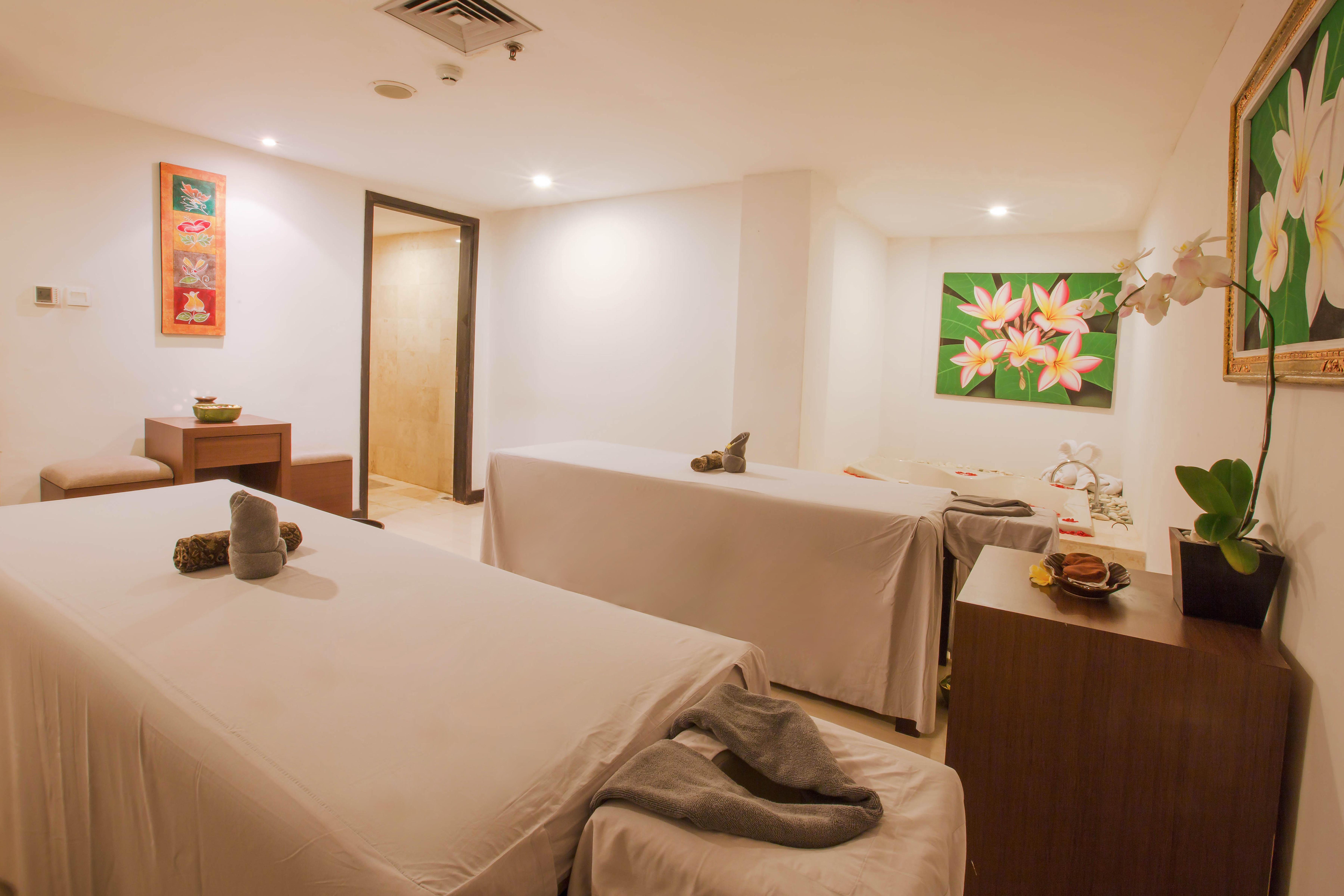 Royal Regantris Kuta Hotel Kuta Lombok Exterior foto