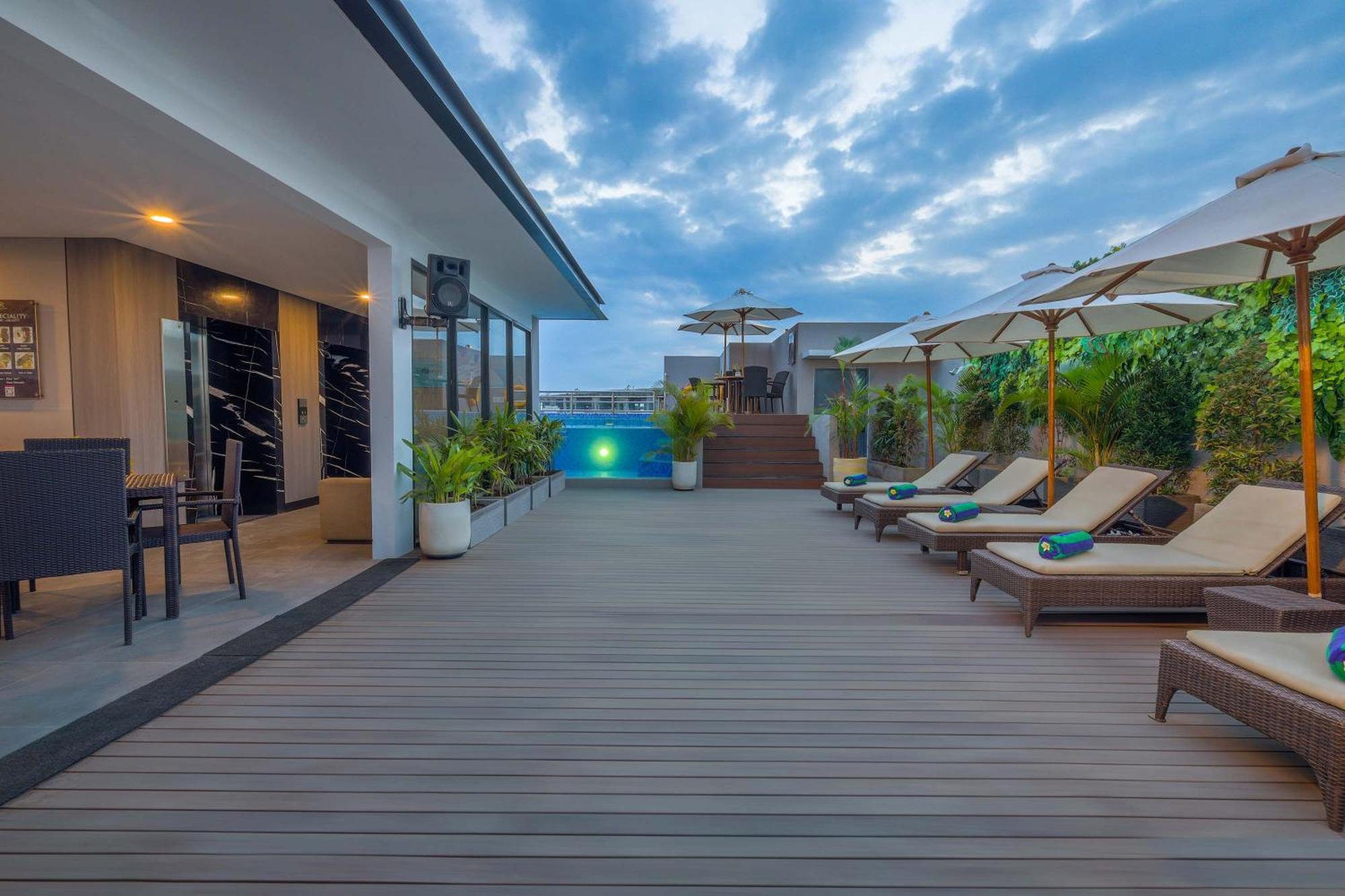 Royal Regantris Kuta Hotel Kuta Lombok Exterior foto