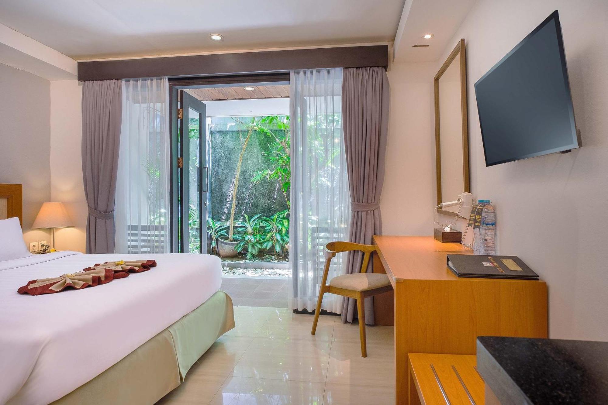 Royal Regantris Kuta Hotel Kuta Lombok Exterior foto